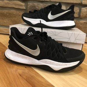 Nike Kyrie Low
